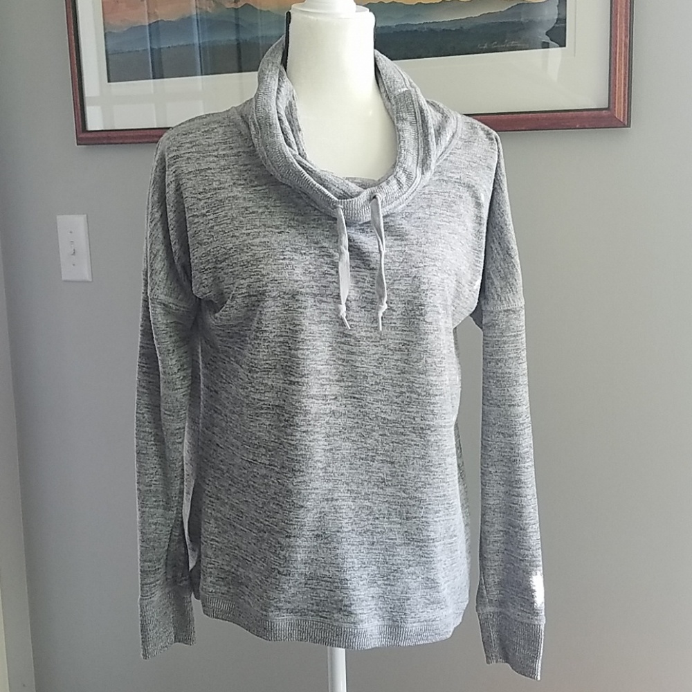 Athletic cowel neck long sleeve top womens medium